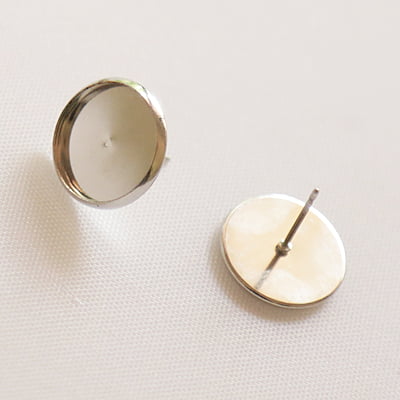 Ear Stud Chrome Silver