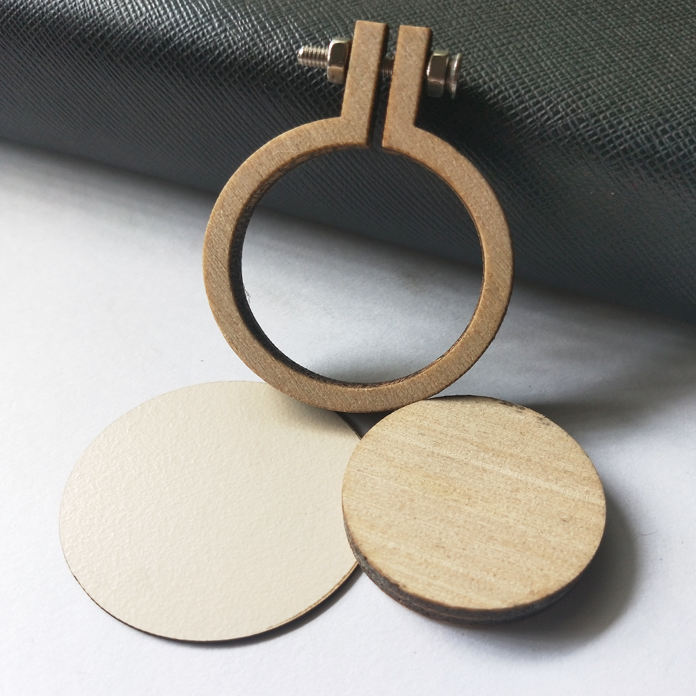 Mini Hoop Circle With Screw Veneer Medium