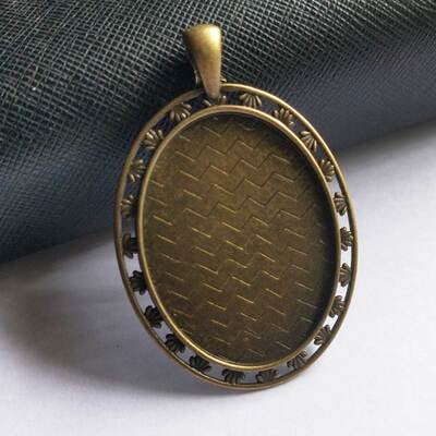 Pendant Antique Bronze 132